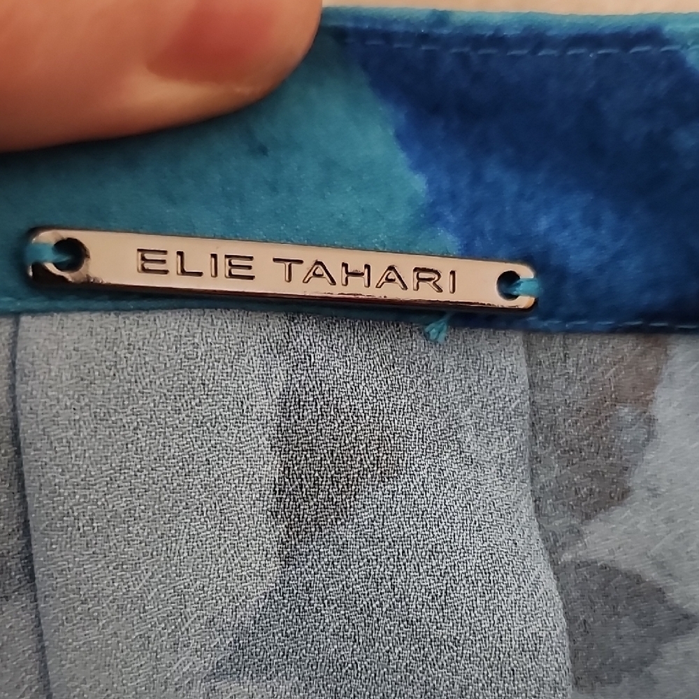 Elie Tahari Blue Blouse with Mandarin Collar and 3/4 Sleeves - Picture 2 of 11